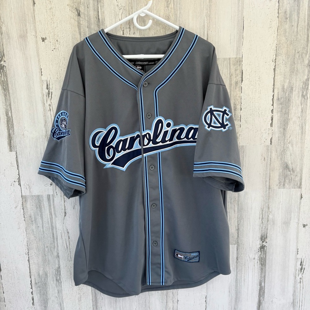 Colosseum Men’s Size XL North Carolina Button Down Baseball Jersey